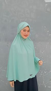 Gambar Hijab Khimar Jilbab Instan Syari ADEEVA CADAR Jumbo Non Pet Ori Aulana - Magenta dari AULANA HIJABWEAR undefined 5 Tokopedia