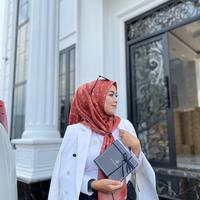 Gambar JILBAB/HIJAB SEGIEMPAT DEA SERIES JOURNEY SCARVES ORI - brownis dari aghnaya undefined 2 Tokopedia