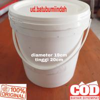 Gambar Ember Plastik Bekas 5kg - Pail Bekas - Ember Ikan Cupang dari batuindah95 undefined 1 Tokopedia