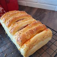 Gambar Roti Sisir Smoked Beef n Cheese dari petitfour-jkt undefined 1 Tokopedia