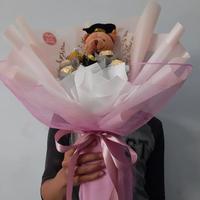 Gambar Buket bunga coklat ferero wisuda pesanan custom dari Bunga Wisuda Bandung undefined 1 Tokopedia