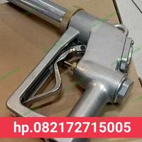 Gambar NOZZLE PERTAMINA FUEL-RITE 1.5" MANUAL - NOZZLE GUN MANUAL 1 1/2 INCH dari FLOWMETER MUARA undefined 1 Tokopedia