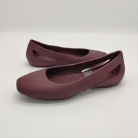 Gambar Crocs Sloane Sendal Sepatu Wanita Original - Maroon, W5 dari Pediashoes undefined 4 Tokopedia