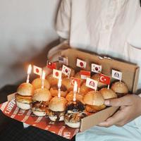 Gambar Little Monster Burger - 3cm/10pcs - Regular Package ( Birthday Cake ) - tidak pakai dari Galant’s Indonesia undefined 4 Tokopedia