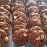 Gambar Cashew and choco chip cookies dari Sans Cakery and Betta Fish undefined 1 Tokopedia