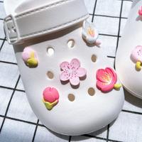 Gambar Jibbitz crocs Bunga sakura hiasan tempelan sepatu sandal - blvd dari Freedazz_NEW undefined 4 Tokopedia