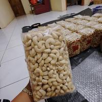 Gambar Kacang Mete Mede Mentah Utuh 1kg Asli Wonogiri dari BH industri kreatif undefined 4 Tokopedia