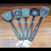 Gambar Spatula Teflon / Sodet / Sendok sayur / Sutil / Irus Nylon - Sodet bolong B dari Mancis Maju Jaya Perabot undefined 1 Tokopedia