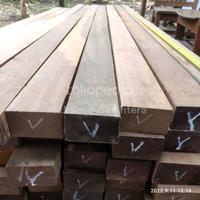 Gambar Balok Kayu Usuk Beam Rangka Kayu Kalimantan Super Murah 5 x 8 x 240 cm dari MJ Kayu Sejahtera undefined 2 Tokopedia