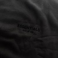 Gambar Crewneck ESSENTIALS Fear Of God FOG 2022 Core Black Sweatshirt - S dari Hibiscus street undefined 3 Tokopedia