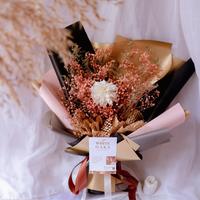 Gambar KOREAN HANDBOUQUET WHITEOAKS - Dried & Preserved Flowers | Premium dari WhiteOaksjkt undefined 1 Tokopedia