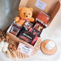 Gambar HAMPERS SNACK C / KADO ULANG TAHUN / KADO WISUDA / GIFT BOX SNACK - Snack C dari studiociko undefined 3 Tokopedia