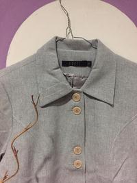 Gambar grey blazer preloved dari prelovedbyonaicaa undefined 2 Tokopedia