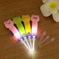 Gambar Earpick Led Karakter Kartun / Korek Kuping Pembersih Telinga Anak dari blesstoresurabaya undefined 5 Tokopedia