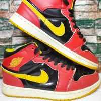 Gambar NIKE AIRJORDAN 1 RETRO MID HIGHLIGHT REEL/PRELOVED/SECOND dari De_collection91 undefined 1 Tokopedia