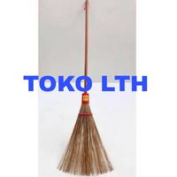 Gambar SAPU LIDI HALAMAN GAGANG PANJANG CAP 2 MACAN SAPU TAMAN KELAPA dari TOKO LTH_NEW undefined 1 Tokopedia