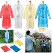 Gambar Disposable Raincoat Jas Hujan Plastik - Jas Hujan Kresek warna random dari Formiana undefined 1 Tokopedia