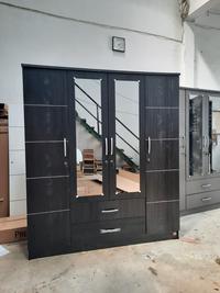 Gambar Lemari Pakaian 4 Pintu - Hitam dari Harapan Meubel Pekanbaru undefined 1 Tokopedia