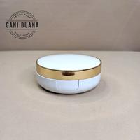 Gambar POT CUSHION BEDAK TABUR 15GR PUTIH LIS GOLD dari Gani Buana undefined 1 Tokopedia