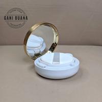 Gambar POT CUSHION BEDAK TABUR 15GR PUTIH LIS GOLD dari Gani Buana undefined 2 Tokopedia