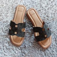Gambar Sendal Bonia Original Monogram putih dari zafira shop78 undefined 3 Tokopedia