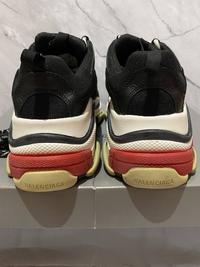 Gambar Size 41 Balenciaga Triple S Bred 100% Authentic Original Sneakers 100% dari AHMconsignment undefined 4 Tokopedia