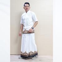 Gambar Busana Muslim Pria Baju Kemeja Koko Setelan Sarung Original Batik Solo - pendek+sarung, M dari Kemeja Pria Batik Solo Original undefined 5 Tokopedia