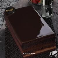 Gambar BROWNIES AMANDA SIGNATURE | TIRAMISU CAKE SIGNATURE CHOCO CHEESE BOLU - TIRAMISU CAKE dari jastipbyna undefined 3 Tokopedia