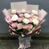 Gambar Buket Bunga wisuda / Buket murah / Buket Bali Murah / Hand Bouquet dari seniman bunga undefined 3 Tokopedia