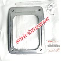 Gambar plat penjepit boot tongkat persneling suzuki Jimny katana siera sgp dari NOAH SUZUKI PART undefined 1 Tokopedia
