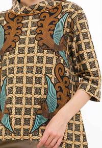 Gambar Baju Batik Danar Hadi Blouse Katun Batik Print Kawung Merak Kembar dari Kimberlyliam undefined 3 Tokopedia