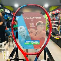 Gambar Yonex Vcore 100 Tango Red 2021 ( Raket Tenis ) dari Metro Tennis Terminal undefined 1 Tokopedia