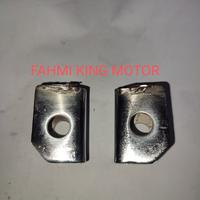 Gambar BESI BREKET FOOTSTEP BELAKANG CROM LEBAR 2,5 CM UNIVERSAL MOTOR HG 2PC dari @fahmi kingmotor undefined 1 Tokopedia