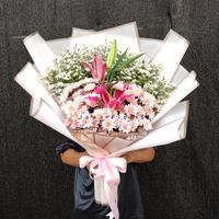 Gambar Handbucket Bunga Wisuda dari JAWS FLORIST undefined 1 Tokopedia