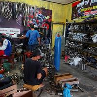 Gambar knalpot model standar zx25r ( suara racing super ngebas ) full system dari Putra Jaya Sport undefined 5 Tokopedia