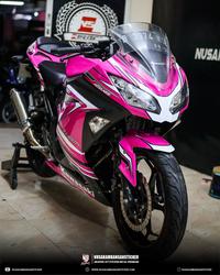 Gambar desain motor kawasaki ninja 250 fi pink fullbody - Graftac, Glossy Kilap dari Nusakambangan Sticker01 undefined 1 Tokopedia
