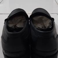 Gambar sepatu original hitam polri bebas preman dari toko bersama keluarga undefined 2 Tokopedia