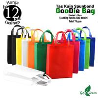 Gambar 1 Lusin isi 12 pcs Tas Kain Spunbond Goodie Bag Tali Box Kotak Ukuran Jumbo, Besar / Kecil S/M/L/XL 20x25 , 25x30 , 30x35 & 35x40 Kantong Belanja Lipat Sembako Goody bag Parsel Hantaran Hajatan Paper bag Hampers Souvenir Ultah Ulang tahun anak Pernikahan - Biru pocari, L 30x35x10 cm dari HADE INDONESIA undefined 3 Tokopedia