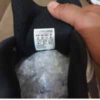 Gambar sepatu pria balenciaga original size 44 sport second dari Benz korneo shoes undefined 5 Tokopedia