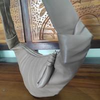 Gambar Preloved Sling Bag Half Moon dari Maziya_Store undefined 4 Tokopedia