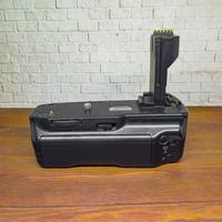 Gambar Canon Battery Grip BG-E1 for Canon EOS 300D Kiss Digital DS6041 dari BATTOUSAI-KAI KARATE undefined 2 Tokopedia