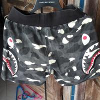 Gambar celana bape shark camo glow in dark mantan dari ukasyah thrifstore undefined 1 Tokopedia