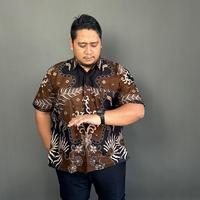 Gambar Batik Jumbo Bigsize Panjang Pendek - Pendek Coklat, XL dari Diari Bigsize undefined 4 Tokopedia