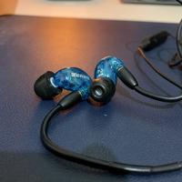 Gambar Shure SE215 Special Edition Isolating Earphones dari Fens.Store undefined 2 Tokopedia