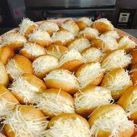 Gambar donat cream keju gondrong dari fifikitchen undefined 1 Tokopedia