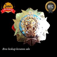 Gambar Pin Bros Keraton Surakarta Solo Bintang Pakubuwono Susun Sepuhan Emas Batu Permata Bros Busana Adat Jawa Beskap Kejawen dari Junie Art Galeri undefined 1 Tokopedia