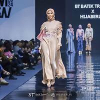 Gambar HIJABERLIN X BT BATIK TRUSMI : SRIKANDI COLLECTION - FATMA DRESS - SM, Cream Peach dari Hijaberlin undefined 3 Tokopedia