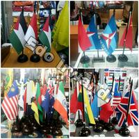Gambar Tiang Bendera Meja Kayu atau Bendera Meja Negara Ready Berkualitas dari Rivshultan Royal Advertising undefined 2 Tokopedia