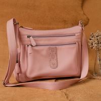Gambar Tas Selempang Bahu Wanita Kekinian Kulit Sapi Asli Malang Motif Batik - Hitam, Parang dari Lavaches Leather undefined 4 Tokopedia
