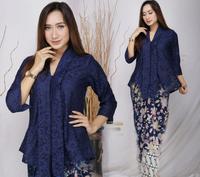 Gambar Setelan Kebaya Floy Brokat / Brukat Hijau Botol Dan Warna Lain - SET MOCCA dari Batik Kebaya Modern undefined 3 Tokopedia